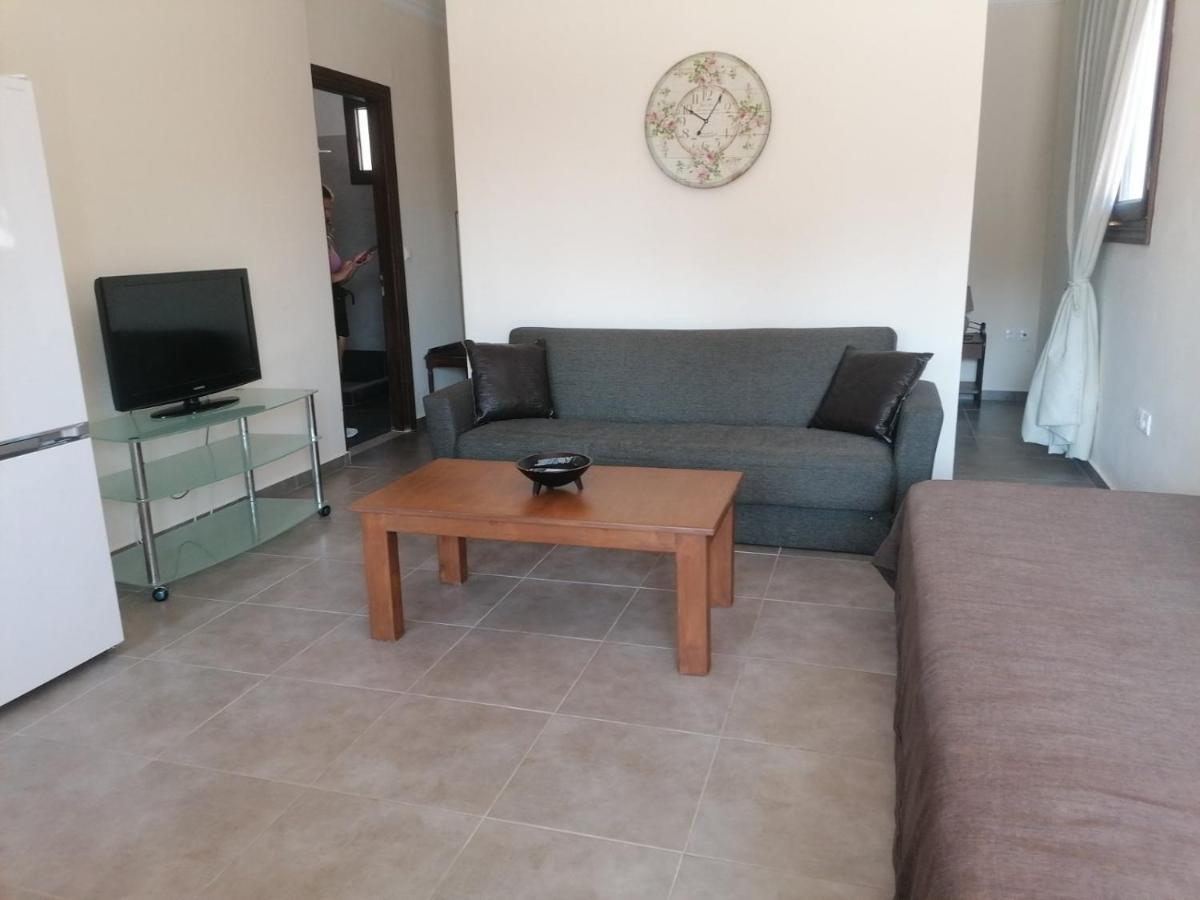 Aparthotel Ionion Fos