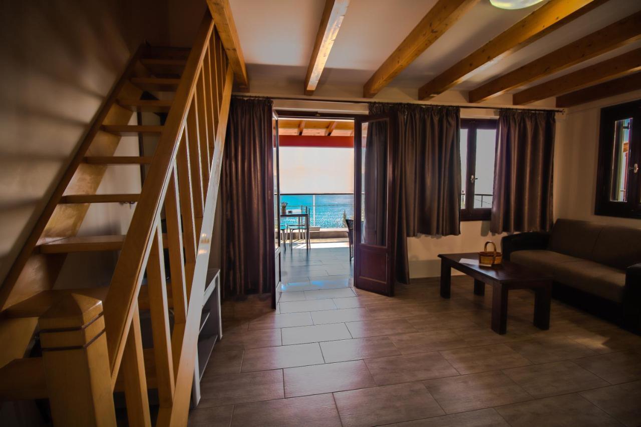 Ionion Fos Aparthotel 3*