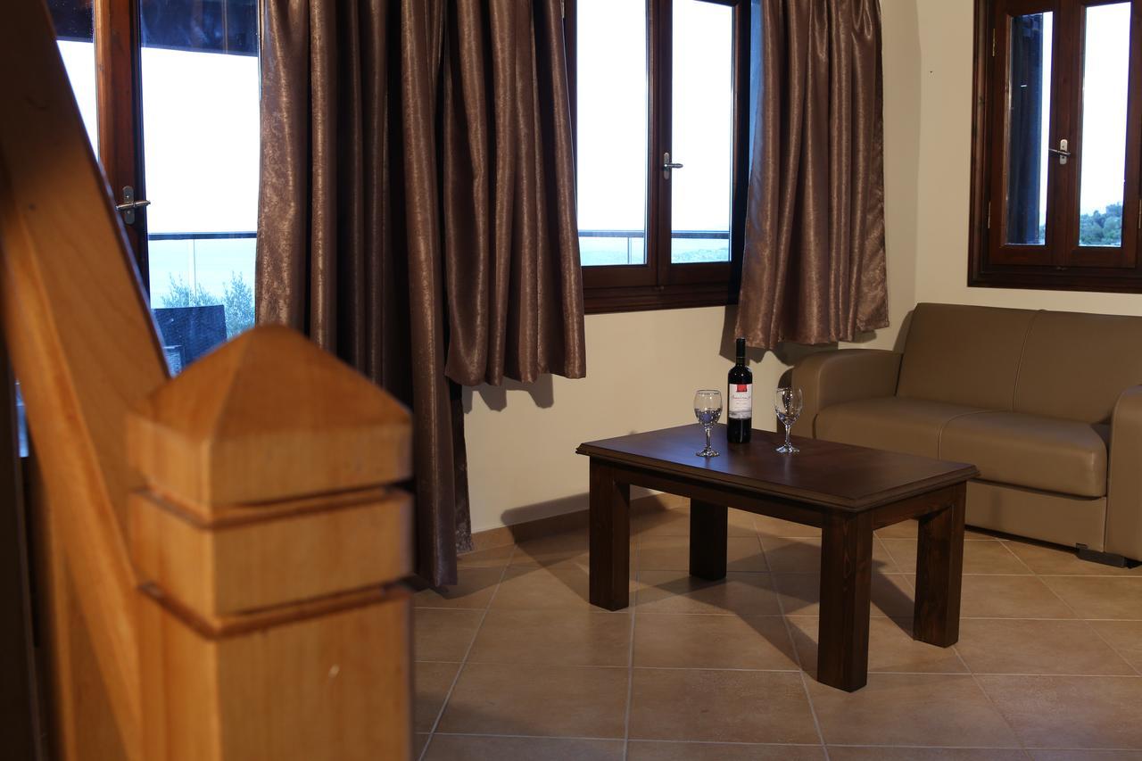 Aparthotel Ionion Fos 3*