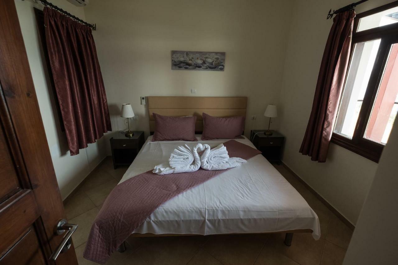 Aparthotel Ionion Fos