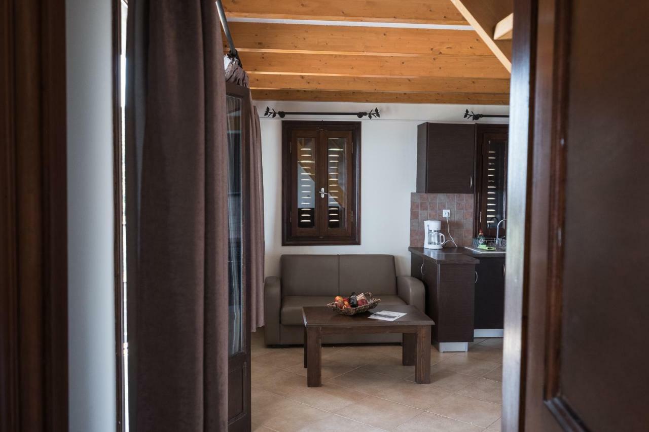 Ionion Fos Aparthotel 3*